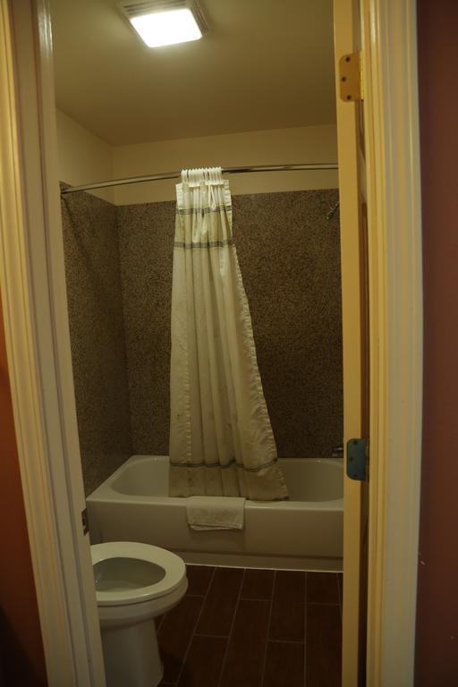 Theroff'S Motel Washington Экстерьер фото