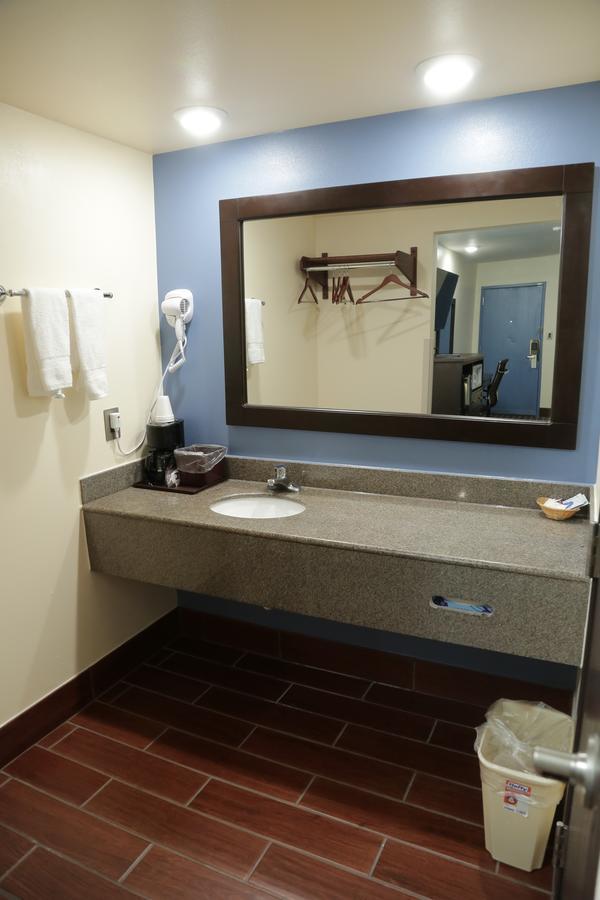 Theroff'S Motel Washington Экстерьер фото
